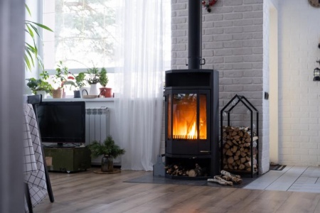 Quels produits d'allumage choisir pour optimiser votre poêle à bois